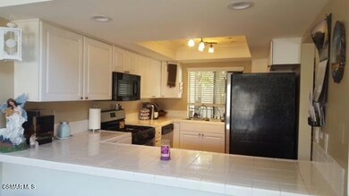 5204 Longfellow Way, Oxnard, CA 93033 - photo 2