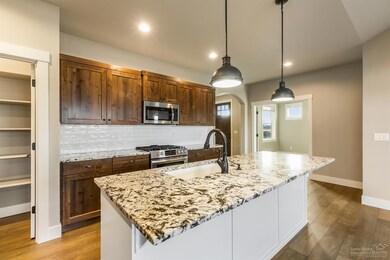 4098 SW Badger Ct, Redmond, OR 97756 - photo 5