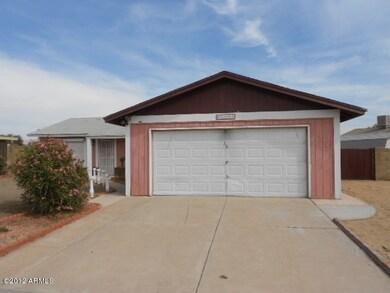023-206125 front right