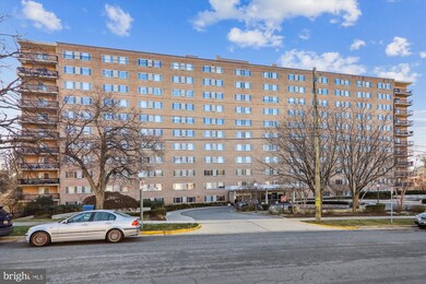 Park Sutton Condominiums unit 916, Silver Spring, MD 20910 - photo 2