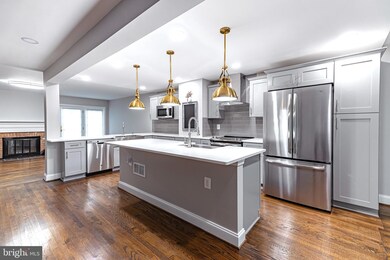 2091 Hopewood Dr, Falls Church, VA 22043 - photo 5