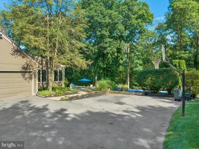 689 Mimosa Tree Ln, West Chester, PA 19380 - photo 4