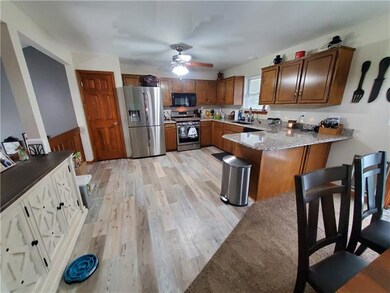 214 E Connie St, Lansing, KS 66043 - photo 6