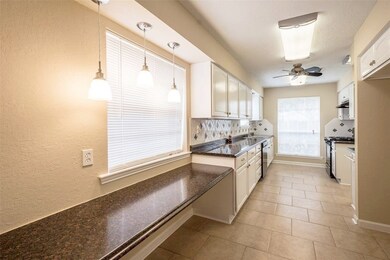 11918 Kirkholm Dr, Houston, TX 77089 - photo 7