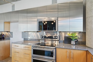 The Beat at Southside Station unit 705, Dallas, TX 75215 - photo 5