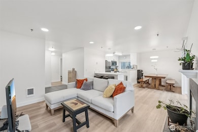 12510 109th Ct NE unit E101, Kirkland, WA 98034 - photo 2