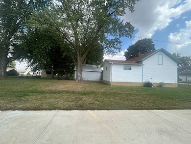252 E Walnut St, Newell, IA 50568 - photo 3
