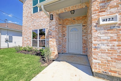 8217 James Franklin St, Houston, TX 77088 - photo 3