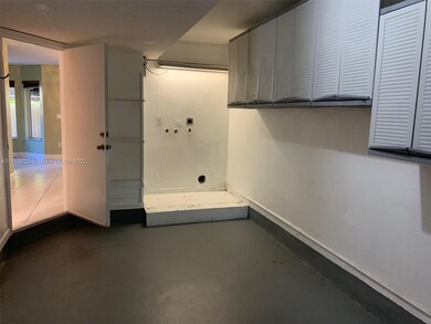 194 Maple Terrace, Davie, FL 33325 - photo 5