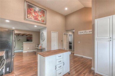 13822 Midland Dr, Shawnee, KS 66216 - photo 6