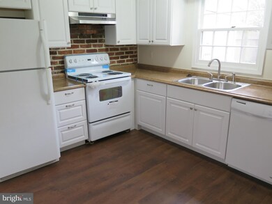 8439 Penshurst Dr unit 602, Springfield, VA 22152 - photo 6