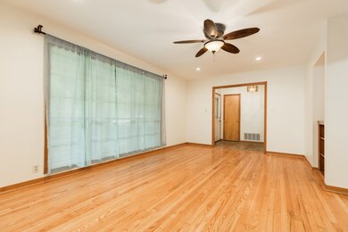 201 N Jane St, Alvin, TX 77511 - photo 5