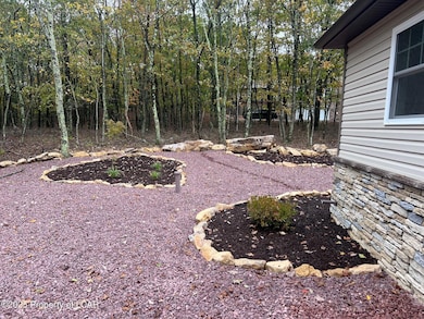 9 Tulip Tree Ln, Hazle Township, PA 18202 - photo 5