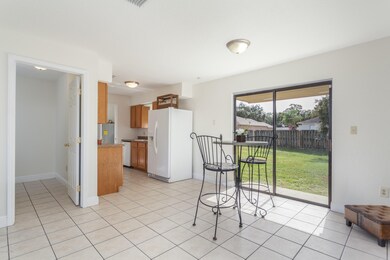 7335 Darien Rd-13