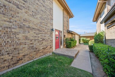 11 Park Ln, Bedford, TX 76021 - photo 2