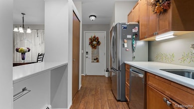 25106 Hamilton Ct, South Lyon, MI 48178 - photo 7