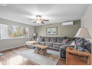 277 E 13th St, La Fayette, OR 97127 - photo 6