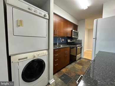 11212 Chestnut Grove Square unit 213, Reston, VA 20190 - photo 5