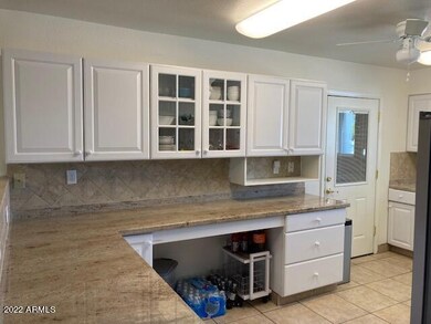 Kitchen w/updated cabinets