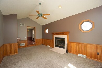 327 Selkirk Dr, North Tonawanda, NY 14120 - photo 5