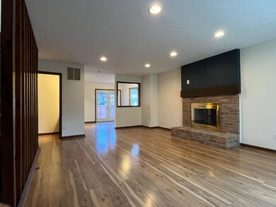 1982 living room