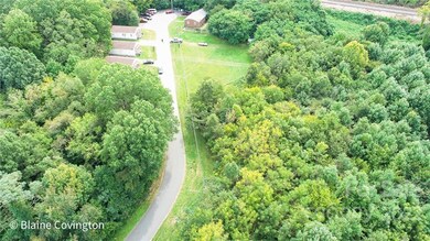 704 Hunt St, Statesville, NC 28677 - photo 2