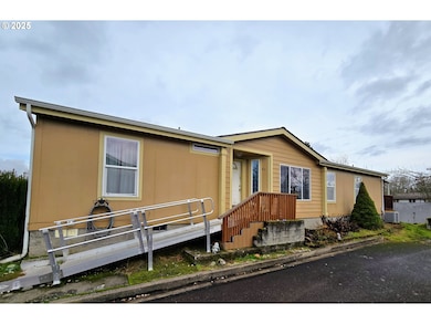 3200 Oak Terrace Dr unit 47, Lebanon, OR 97355 - photo 2