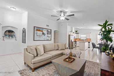 13641 Lago Vista Ave, Horizon City, TX 79928 - photo 7