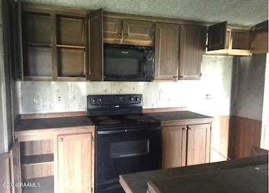 2511 Claude Leblanc Rd, New Iberia, LA 70560 - photo 2