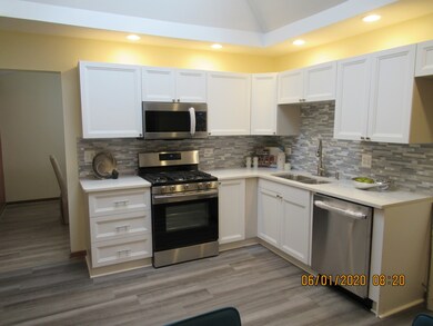 4054 Cambridge Dr, Country Club Hills, IL 60478 - photo 7