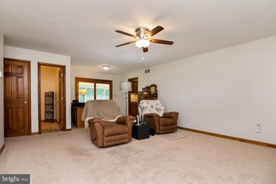 327 E Mountain Rd, Knoxville, MD 21758 - photo 6