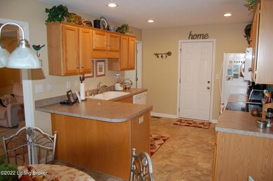 680 Helmwood Cir, Mount Washington, KY 40047 - photo 4