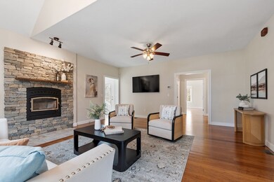 35 Grimes Ln, Littleton, MA 01460 - photo 3