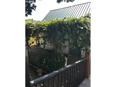 24 NW 10th St, Pendleton, OR 97801 - photo 3