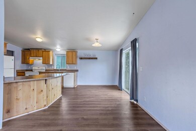 6-web-or-mls-17321 SE Renegade Loop, Pri