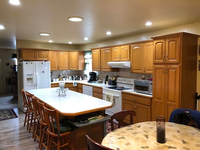 1012 Barney Ave, Flint, MI 48503 - photo 7