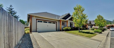 2168 Lissy Way, Grants Pass, OR 97526 - photo 4