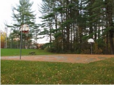 93G Capitol Hill Dr unit 93, Londonderry, NH 03053 - photo 5