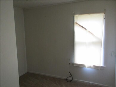 231 Mcshane St, Columbus, IN 47201 - photo 6