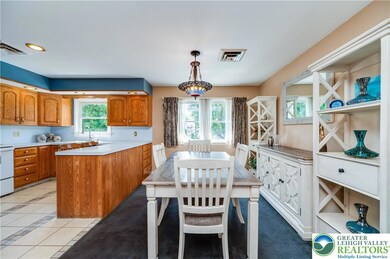 932-936 Walnut St unit 932, Emmaus, PA 18049 - photo 4