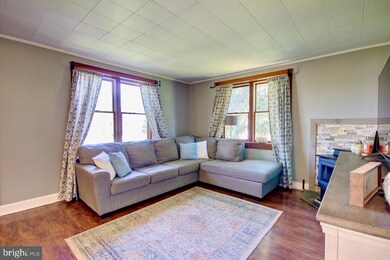 438 Erie Ave, Telford, PA 18969 - photo 6