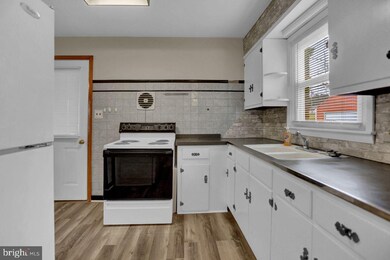 71 N 5th St, Mount Wolf, PA 17347 - photo 7