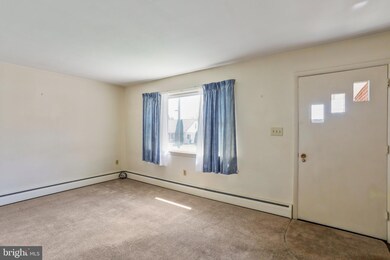 323 Commerce St, Waynesboro, PA 17268 - photo 5