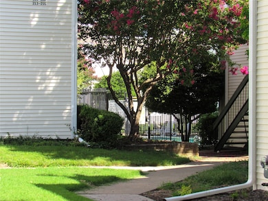 7431 Holly Hill Dr unit 216, Dallas, TX 75231 - photo 3