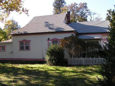 613 NW B St, Grants Pass, OR 97526 - photo 2