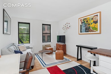 649 2nd Ave unit 4B, New York, NY 10016 - photo 2