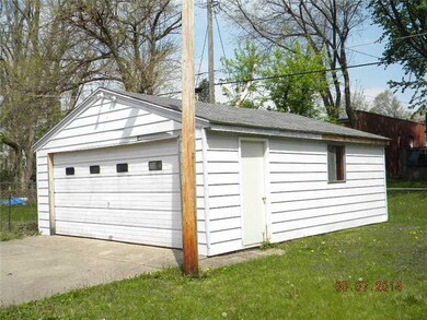 1318 W 13th St, Anderson, IN 46016 - photo 2
