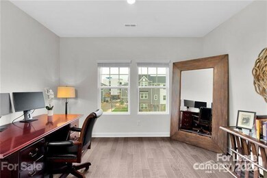 2410 Arbor Loop Dr, Charlotte, NC 28217 - photo 4