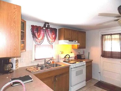 135 Preston Ave, Cranston, RI 02920 - photo 5