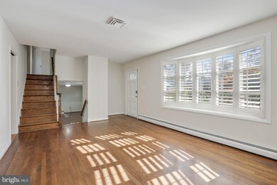 6714 Moly Dr, Falls Church, VA 22046 - photo 3